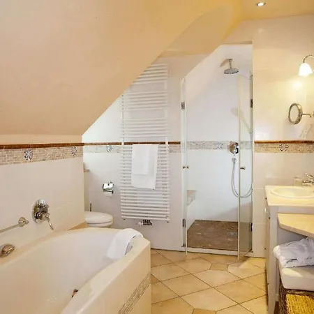 Hotel Tandreas & Restaurant 4*