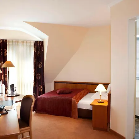 Tandreas & Restaurant Hotell 4*