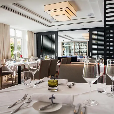 Tandreas & Restaurant Hotell 4*