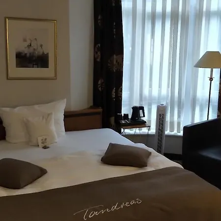 Tandreas & Restaurant ホテル