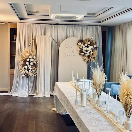 Tandreas & Restaurant 4*